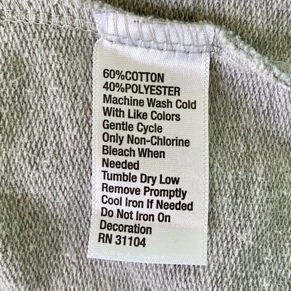 Women’s size small True Craft oversized look cropped warm gray top - Picture 6 of 6